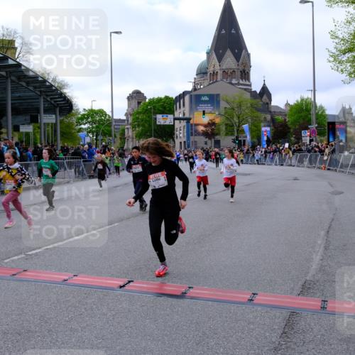 25.04.2026 - Das Zehntel Tim E. http://msf.ph/oto/9569566 25.04.2026 08:58:27 Ziel 1162, 1165, 1600, 1601, 1605, 1619, 1626, 1630, 1970, 2007, 2027, 2033, 2093, 2331, 2337, 2345, 2385, 2441, 2465, 2553, 2582, 2714, 2838, 2854, 2856, 2863, 2866, 2885, 2887, 3084, 3095, 3158, 3278, 3326, 3376, 3467, 3486, 3503, 3518, 3528, 3538, 3565, 3702, 3918, 3928, 3955 meine-sportfotos.de