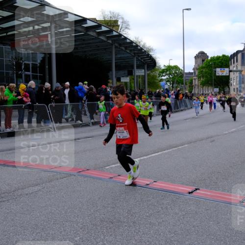 25.04.2026 - Das Zehntel Tim E. http://msf.ph/oto/9569591 25.04.2026 08:58:32 Ziel 1071, 1158, 1162, 1165, 1421, 1600, 1605, 1619, 1626, 1630, 1670, 2093, 2331, 2337, 2345, 2385, 2441, 2465, 2582, 2714, 2838, 2854, 2863, 2885, 2887, 2927, 3143, 3157, 3376, 3443, 3518, 3528, 3565, 3702, 3900, 3955 meine-sportfotos.de