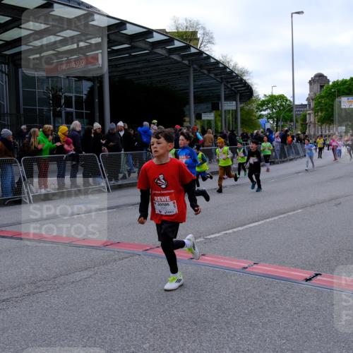 25.04.2026 - Das Zehntel Tim E. http://msf.ph/oto/9569593 25.04.2026 08:58:32 Ziel 1071, 1158, 1162, 1165, 1421, 1600, 1605, 1619, 1626, 1630, 1670, 2093, 2331, 2337, 2345, 2385, 2441, 2465, 2582, 2714, 2838, 2854, 2863, 2885, 2887, 2927, 3143, 3157, 3376, 3443, 3518, 3528, 3565, 3702, 3900, 3955 meine-sportfotos.de