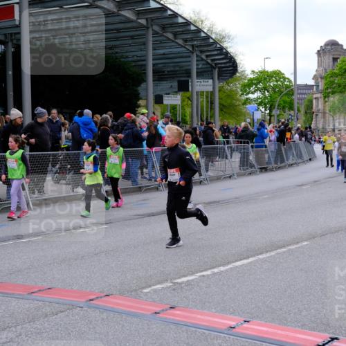 25.04.2026 - Das Zehntel Tim E. http://msf.ph/oto/9569596 25.04.2026 08:58:35 Ziel 1071, 1158, 1409, 1421, 1422, 1544, 1600, 1605, 1619, 1670, 2093, 2255, 2337, 2410, 2465, 2582, 2854, 2863, 2885, 2887, 2927, 3143, 3157, 3350, 3376, 3378, 3383, 3443, 3518, 3702, 3752, 3900 meine-sportfotos.de