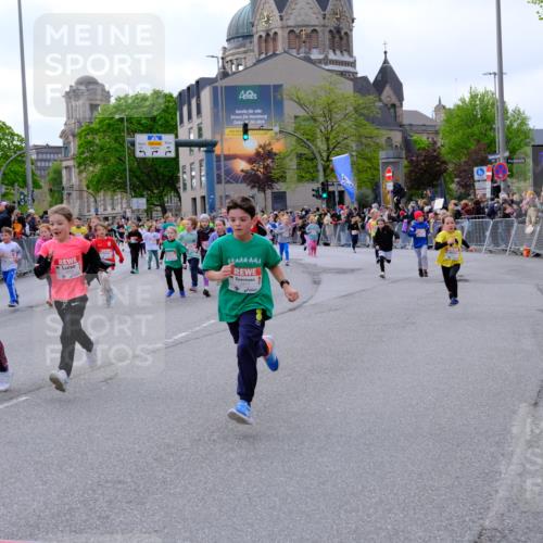 25.04.2026 - Das Zehntel Tim E. http://msf.ph/oto/9569599 25.04.2026 08:58:37 Ziel 1071, 1158, 1409, 1421, 1422, 1487, 1494, 1544, 1670, 2093, 2252, 2255, 2349, 2410, 2582, 2927, 3143, 3157, 3350, 3357, 3376, 3378, 3383, 3403, 3412, 3422, 3443, 3702, 3748, 3751, 3752, 3900 meine-sportfotos.de