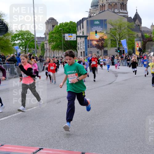 25.04.2026 - Das Zehntel Tim E. http://msf.ph/oto/9569602 25.04.2026 08:58:37 Ziel 1071, 1158, 1409, 1421, 1422, 1487, 1494, 1544, 1670, 2093, 2252, 2255, 2349, 2410, 2582, 2927, 3143, 3157, 3350, 3357, 3376, 3378, 3383, 3403, 3412, 3422, 3443, 3702, 3748, 3751, 3752, 3900 meine-sportfotos.de