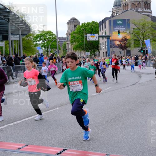 25.04.2026 - Das Zehntel Tim E. http://msf.ph/oto/9569604 25.04.2026 08:58:38 Ziel 1071, 1096, 1158, 1177, 1409, 1421, 1422, 1487, 1494, 1544, 1670, 1940, 2252, 2255, 2349, 2410, 2582, 2927, 3143, 3157, 3350, 3357, 3376, 3378, 3383, 3403, 3412, 3422, 3443, 3748, 3751, 3752, 3900, 3913, 4066 meine-sportfotos.de