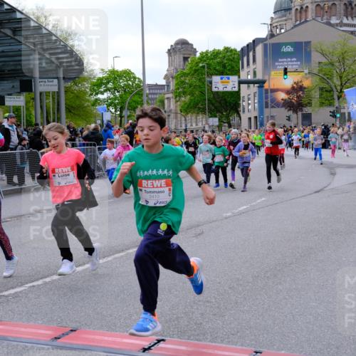 25.04.2026 - Das Zehntel Tim E. http://msf.ph/oto/9569605 25.04.2026 08:58:38 Ziel 1071, 1096, 1158, 1177, 1409, 1421, 1422, 1487, 1494, 1544, 1670, 1940, 2252, 2255, 2349, 2410, 2582, 2927, 3143, 3157, 3350, 3357, 3376, 3378, 3383, 3403, 3412, 3422, 3443, 3748, 3751, 3752, 3900, 3913, 4066 meine-sportfotos.de