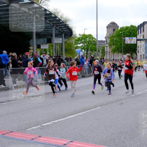 25.04.2026 - Das Zehntel Tim E. http://msf.ph/oto/9569612 25.04.2026 08:58:39 Ziel 1071, 1096, 1158, 1177, 1409, 1421, 1422, 1487, 1494, 1544, 1670, 1940, 2252, 2255, 2349, 2410, 2582, 2927, 3143, 3157, 3350, 3357, 3378, 3383, 3403, 3412, 3422, 3438, 3443, 3748, 3751, 3752, 3900, 3913, 4066 meine-sportfotos.de