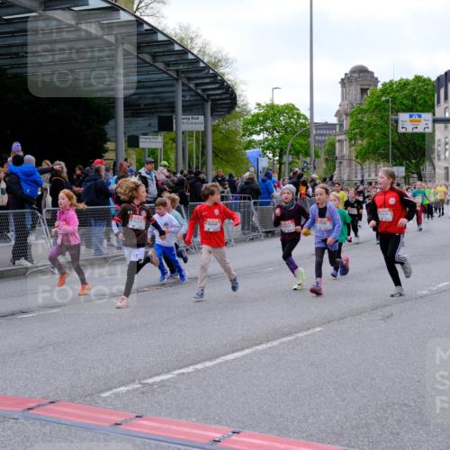 25.04.2026 - Das Zehntel Tim E. http://msf.ph/oto/9569614 25.04.2026 08:58:39 Ziel 1071, 1096, 1158, 1177, 1409, 1421, 1422, 1487, 1494, 1544, 1670, 1940, 2252, 2255, 2349, 2410, 2582, 2927, 3143, 3157, 3350, 3357, 3378, 3383, 3403, 3412, 3422, 3438, 3443, 3748, 3751, 3752, 3900, 3913, 4066 meine-sportfotos.de