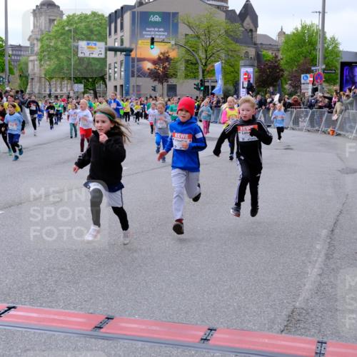 25.04.2026 - Das Zehntel Tim E. http://msf.ph/oto/9569618 25.04.2026 08:58:41 Ziel 1071, 1096, 1158, 1177, 1409, 1421, 1422, 1475, 1487, 1494, 1544, 1670, 1940, 2252, 2255, 2333, 2349, 2410, 2419, 2792, 2830, 2915, 2927, 3143, 3157, 3350, 3357, 3378, 3383, 3403, 3412, 3422, 3438, 3443, 3748, 3751, 3752, 3800, 3913, 4066 meine-sportfotos.de
