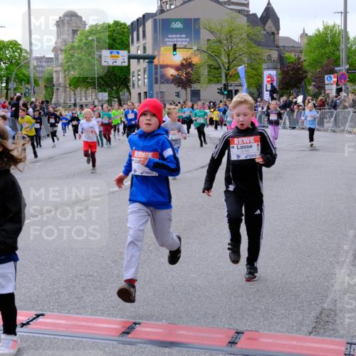 25.04.2026 - Das Zehntel Tim E. http://msf.ph/oto/9569623 25.04.2026 08:58:41 Ziel 1071, 1096, 1158, 1177, 1409, 1421, 1422, 1475, 1487, 1494, 1544, 1670, 1940, 2252, 2255, 2333, 2349, 2410, 2419, 2792, 2830, 2915, 2927, 3143, 3157, 3350, 3357, 3378, 3383, 3403, 3412, 3422, 3438, 3443, 3748, 3751, 3752, 3800, 3913, 4066 meine-sportfotos.de