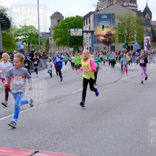 25.04.2026 - Das Zehntel Tim E. http://msf.ph/oto/9569628 25.04.2026 08:58:43 Ziel 1071, 1096, 1158, 1177, 1409, 1421, 1422, 1475, 1487, 1494, 1507, 1508, 1544, 1694, 1845, 1849, 1908, 1940, 1995, 2252, 2255, 2333, 2349, 2410, 2419, 2792, 2830, 2915, 3350, 3357, 3378, 3383, 3403, 3412, 3422, 3438, 3443, 3661, 3717, 3748, 3751, 3752, 3800, 3913, 4066 meine-sportfotos.de