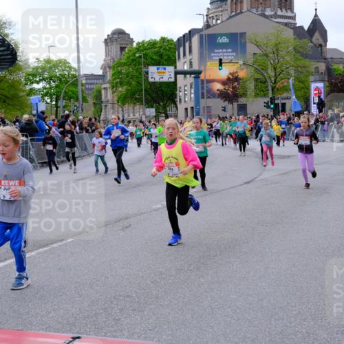 25.04.2026 - Das Zehntel Tim E. http://msf.ph/oto/9569629 25.04.2026 08:58:43 Ziel 1071, 1096, 1158, 1177, 1409, 1421, 1422, 1475, 1487, 1494, 1507, 1508, 1544, 1694, 1845, 1849, 1908, 1940, 1995, 2252, 2255, 2333, 2349, 2410, 2419, 2792, 2830, 2915, 3350, 3357, 3378, 3383, 3403, 3412, 3422, 3438, 3443, 3661, 3717, 3748, 3751, 3752, 3800, 3913, 4066 meine-sportfotos.de