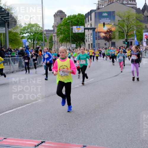 25.04.2026 - Das Zehntel Tim E. http://msf.ph/oto/9569630 25.04.2026 08:58:43 Ziel 1071, 1096, 1158, 1177, 1409, 1421, 1422, 1475, 1487, 1494, 1507, 1508, 1544, 1694, 1845, 1849, 1908, 1940, 1995, 2252, 2255, 2333, 2349, 2410, 2419, 2792, 2830, 2915, 3350, 3357, 3378, 3383, 3403, 3412, 3422, 3438, 3443, 3661, 3717, 3748, 3751, 3752, 3800, 3913, 4066 meine-sportfotos.de