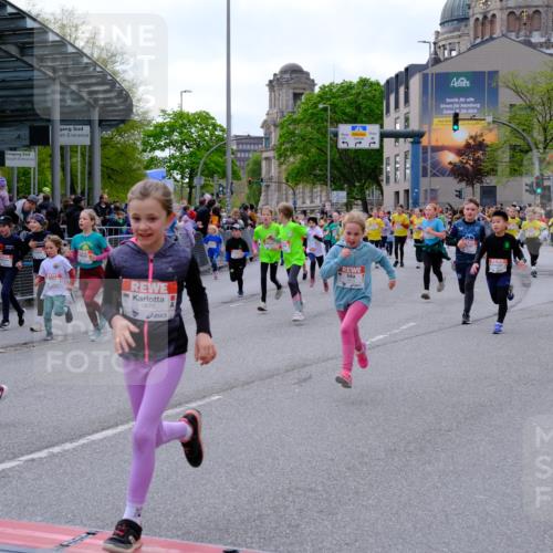 25.04.2026 - Das Zehntel Tim E. http://msf.ph/oto/9569644 25.04.2026 08:58:45 Ziel 1096, 1177, 1361, 1409, 1422, 1467, 1475, 1487, 1494, 1507, 1508, 1544, 1660, 1694, 1845, 1849, 1908, 1940, 1995, 2252, 2255, 2333, 2349, 2410, 2419, 2433, 2744, 2792, 2830, 2915, 2955, 3350, 3357, 3378, 3383, 3403, 3412, 3422, 3438, 3492, 3661, 3679, 3717, 3748, 3751, 3752, 3800, 3856, 3913, 4066 meine-sportfotos.de