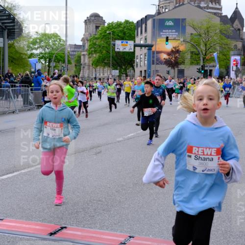 25.04.2026 - Das Zehntel Tim E. http://msf.ph/oto/9569647 25.04.2026 08:58:46 Ziel 1096, 1177, 1361, 1467, 1475, 1487, 1494, 1507, 1508, 1544, 1660, 1694, 1845, 1849, 1908, 1940, 1995, 2252, 2255, 2333, 2349, 2419, 2433, 2539, 2744, 2792, 2830, 2915, 2952, 2955, 3357, 3378, 3403, 3412, 3422, 3438, 3492, 3661, 3679, 3717, 3748, 3751, 3800, 3856, 3913, 4066 meine-sportfotos.de