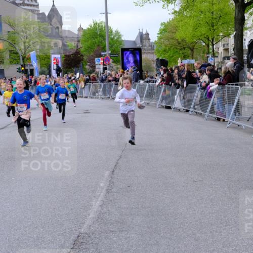 25.04.2026 - Das Zehntel Tim E. http://msf.ph/oto/9569655 25.04.2026 08:58:49 Ziel 1096, 1129, 1177, 1361, 1467, 1475, 1507, 1508, 1547, 1549, 1660, 1694, 1845, 1849, 1908, 1940, 1995, 2006, 2022, 2099, 2333, 2349, 2419, 2433, 2467, 2488, 2498, 2539, 2744, 2771, 2775, 2792, 2803, 2830, 2915, 2952, 2955, 2961, 3404, 3418, 3427, 3438, 3492, 3661, 3679, 3717, 3800, 3856, 3897, 3913, 4066 meine-sportfotos.de