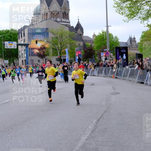 25.04.2026 - Das Zehntel Tim E. http://msf.ph/oto/9569676 25.04.2026 08:58:54 Ziel 1129, 1178, 1251, 1361, 1377, 1423, 1467, 1507, 1508, 1547, 1549, 1660, 1694, 1829, 1845, 1849, 1908, 1995, 2006, 2022, 2041, 2099, 2433, 2437, 2467, 2488, 2498, 2507, 2539, 2732, 2744, 2750, 2771, 2775, 2803, 2952, 2955, 2961, 3108, 3113, 3174, 3208, 3404, 3418, 3427, 3492, 3661, 3679, 3717, 3856, 3883, 3897, 3937 meine-sportfotos.de