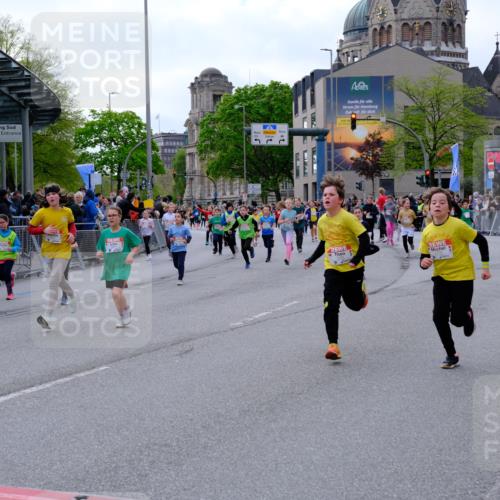 25.04.2026 - Das Zehntel Tim E. http://msf.ph/oto/9569680 25.04.2026 08:58:55 Ziel 1129, 1142, 1178, 1251, 1361, 1377, 1423, 1467, 1507, 1508, 1547, 1549, 1660, 1829, 1845, 1849, 1908, 1995, 2006, 2022, 2041, 2099, 2433, 2437, 2445, 2467, 2488, 2498, 2507, 2539, 2683, 2732, 2744, 2750, 2771, 2775, 2803, 2952, 2955, 2961, 3108, 3113, 3174, 3208, 3404, 3418, 3427, 3492, 3661, 3679, 3713, 3720, 3856, 3883, 3897, 3912, 3937 meine-sportfotos.de