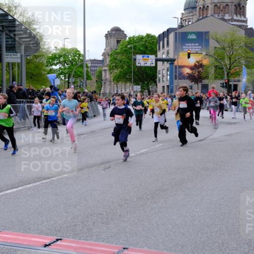 25.04.2026 - Das Zehntel Tim E. http://msf.ph/oto/9569683 25.04.2026 08:58:57 Ziel 1129, 1142, 1178, 1251, 1377, 1423, 1467, 1547, 1549, 1597, 1829, 2006, 2022, 2041, 2099, 2347, 2433, 2437, 2445, 2467, 2488, 2498, 2507, 2539, 2652, 2683, 2732, 2744, 2750, 2771, 2775, 2803, 2952, 2955, 2961, 3108, 3113, 3174, 3208, 3404, 3418, 3427, 3492, 3511, 3679, 3713, 3720, 3883, 3897, 3912, 3937 meine-sportfotos.de