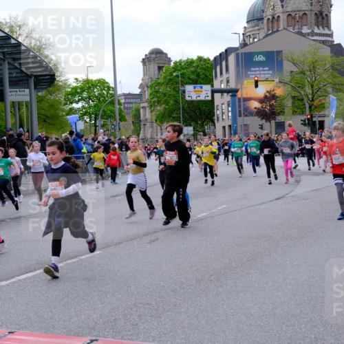 25.04.2026 - Das Zehntel Tim E. http://msf.ph/oto/9569691 25.04.2026 08:58:58 Ziel 1129, 1142, 1178, 1251, 1377, 1423, 1547, 1549, 1597, 1829, 2006, 2022, 2041, 2048, 2099, 2347, 2437, 2445, 2467, 2488, 2498, 2507, 2539, 2652, 2683, 2721, 2732, 2750, 2771, 2775, 2803, 2952, 2961, 3108, 3113, 3174, 3208, 3404, 3418, 3427, 3511, 3541, 3622, 3626, 3713, 3720, 3883, 3897, 3912, 3937 meine-sportfotos.de