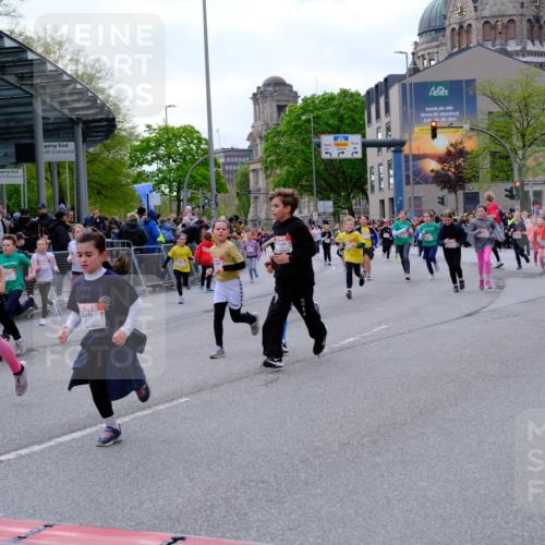 25.04.2026 - Das Zehntel Tim E. http://msf.ph/oto/9569692 25.04.2026 08:58:58 Ziel 1129, 1142, 1178, 1251, 1377, 1423, 1547, 1549, 1597, 1829, 2006, 2022, 2041, 2048, 2099, 2347, 2437, 2445, 2467, 2488, 2498, 2507, 2539, 2652, 2683, 2721, 2732, 2750, 2771, 2775, 2803, 2952, 2961, 3108, 3113, 3174, 3208, 3404, 3418, 3427, 3511, 3541, 3622, 3626, 3713, 3720, 3883, 3897, 3912, 3937 meine-sportfotos.de