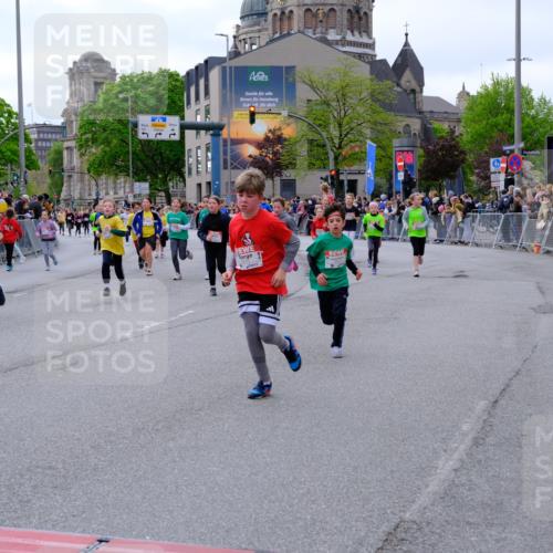 25.04.2026 - Das Zehntel Tim E. http://msf.ph/oto/9569700 25.04.2026 08:59:00 Ziel 1129, 1142, 1178, 1251, 1377, 1423, 1505, 1510, 1586, 1597, 1829, 1948, 1955, 2006, 2041, 2048, 2347, 2437, 2445, 2467, 2488, 2498, 2507, 2509, 2511, 2652, 2683, 2721, 2732, 2750, 2823, 3108, 3113, 3174, 3208, 3404, 3418, 3427, 3511, 3541, 3622, 3626, 3693, 3713, 3720, 3883, 3897, 3912, 3937 meine-sportfotos.de