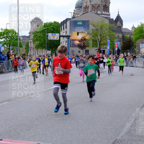 25.04.2026 - Das Zehntel Tim E. http://msf.ph/oto/9569704 25.04.2026 08:59:00 Ziel 1129, 1142, 1178, 1251, 1377, 1423, 1505, 1510, 1586, 1597, 1829, 1948, 1955, 2006, 2041, 2048, 2347, 2437, 2445, 2467, 2488, 2498, 2507, 2509, 2511, 2652, 2683, 2721, 2732, 2750, 2823, 3108, 3113, 3174, 3208, 3404, 3418, 3427, 3511, 3541, 3622, 3626, 3693, 3713, 3720, 3883, 3897, 3912, 3937 meine-sportfotos.de