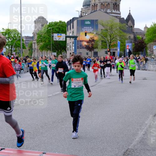 25.04.2026 - Das Zehntel Tim E. http://msf.ph/oto/9569708 25.04.2026 08:59:01 Ziel 1142, 1178, 1251, 1377, 1423, 1505, 1510, 1586, 1597, 1829, 1948, 1955, 2041, 2048, 2347, 2437, 2445, 2467, 2498, 2507, 2509, 2511, 2652, 2683, 2721, 2732, 2750, 2823, 3108, 3113, 3174, 3208, 3511, 3541, 3622, 3626, 3693, 3696, 3713, 3720, 3883, 3897, 3912, 3937 meine-sportfotos.de