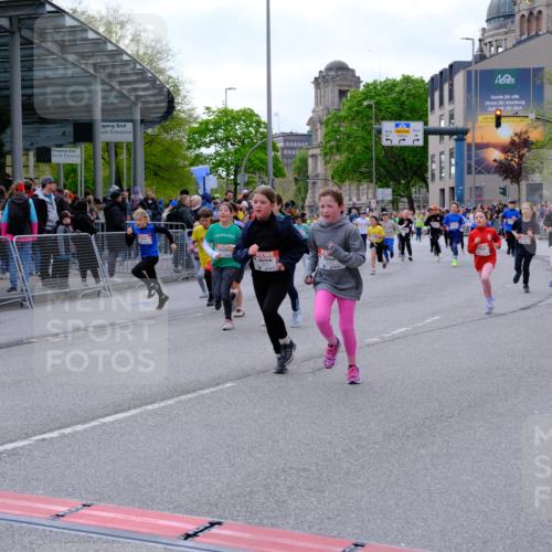 25.04.2026 - Das Zehntel Tim E. http://msf.ph/oto/9569712 25.04.2026 08:59:02 Ziel 1142, 1178, 1251, 1377, 1423, 1505, 1510, 1586, 1597, 1829, 1948, 1955, 2041, 2048, 2347, 2437, 2445, 2507, 2509, 2511, 2652, 2683, 2717, 2721, 2732, 2750, 2823, 3092, 3098, 3108, 3113, 3174, 3208, 3511, 3541, 3622, 3626, 3693, 3696, 3713, 3720, 3883, 3912, 3937 meine-sportfotos.de