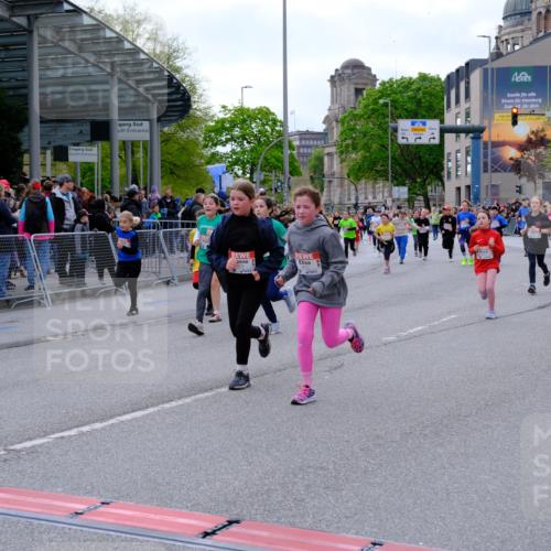 25.04.2026 - Das Zehntel Tim E. http://msf.ph/oto/9569714 25.04.2026 08:59:02 Ziel 1142, 1178, 1251, 1377, 1423, 1505, 1510, 1586, 1597, 1829, 1948, 1955, 2041, 2048, 2347, 2437, 2445, 2507, 2509, 2511, 2652, 2683, 2717, 2721, 2732, 2750, 2823, 3092, 3098, 3108, 3113, 3174, 3208, 3511, 3541, 3622, 3626, 3693, 3696, 3713, 3720, 3883, 3912, 3937 meine-sportfotos.de