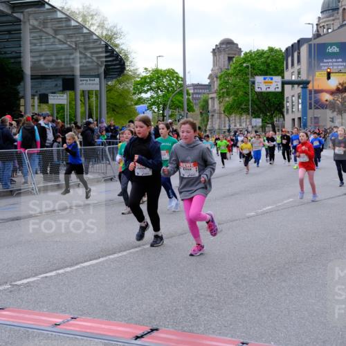 25.04.2026 - Das Zehntel Tim E. http://msf.ph/oto/9569715 25.04.2026 08:59:02 Ziel 1142, 1178, 1251, 1377, 1423, 1505, 1510, 1586, 1597, 1829, 1948, 1955, 2041, 2048, 2347, 2437, 2445, 2507, 2509, 2511, 2652, 2683, 2717, 2721, 2732, 2750, 2823, 3092, 3098, 3108, 3113, 3174, 3208, 3511, 3541, 3622, 3626, 3693, 3696, 3713, 3720, 3883, 3912, 3937 meine-sportfotos.de