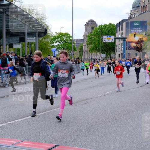 25.04.2026 - Das Zehntel Tim E. http://msf.ph/oto/9569717 25.04.2026 08:59:03 Ziel 1142, 1178, 1251, 1377, 1423, 1505, 1510, 1586, 1597, 1829, 1948, 1955, 1992, 2012, 2041, 2048, 2132, 2136, 2347, 2437, 2445, 2507, 2509, 2511, 2617, 2652, 2683, 2717, 2721, 2750, 2823, 3092, 3098, 3108, 3113, 3174, 3208, 3511, 3541, 3622, 3626, 3693, 3696, 3713, 3720, 3912, 3937 meine-sportfotos.de