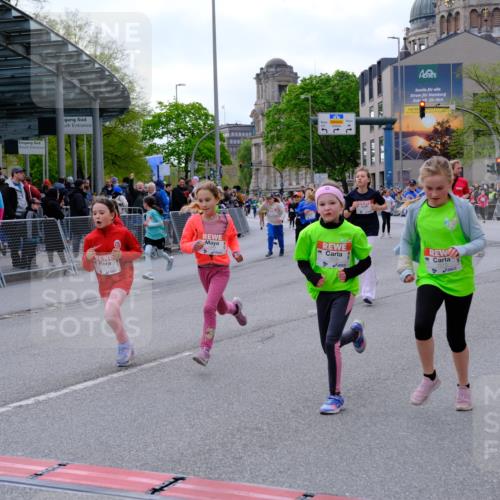 25.04.2026 - Das Zehntel Tim E. http://msf.ph/oto/9569731 25.04.2026 08:59:05 Ziel 1142, 1251, 1377, 1505, 1510, 1513, 1586, 1597, 1829, 1948, 1955, 1992, 2012, 2048, 2132, 2136, 2151, 2347, 2445, 2507, 2509, 2511, 2617, 2652, 2683, 2717, 2721, 2823, 3092, 3098, 3174, 3208, 3511, 3541, 3622, 3626, 3693, 3696, 3713, 3720, 3839, 3841, 3912, 3937 meine-sportfotos.de