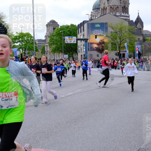 25.04.2026 - Das Zehntel Tim E. http://msf.ph/oto/9569733 25.04.2026 08:59:06 Ziel 1142, 1251, 1377, 1505, 1510, 1513, 1586, 1596, 1597, 1948, 1955, 1992, 2012, 2048, 2132, 2136, 2151, 2347, 2445, 2507, 2509, 2511, 2617, 2652, 2683, 2717, 2721, 2823, 3092, 3098, 3511, 3541, 3622, 3626, 3693, 3696, 3713, 3720, 3839, 3841, 3912, 3937 meine-sportfotos.de