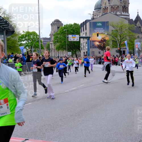 25.04.2026 - Das Zehntel Tim E. http://msf.ph/oto/9569734 25.04.2026 08:59:06 Ziel 1142, 1251, 1377, 1505, 1510, 1513, 1586, 1596, 1597, 1948, 1955, 1992, 2012, 2048, 2132, 2136, 2151, 2347, 2445, 2507, 2509, 2511, 2617, 2652, 2683, 2717, 2721, 2823, 3092, 3098, 3511, 3541, 3622, 3626, 3693, 3696, 3713, 3720, 3839, 3841, 3912, 3937 meine-sportfotos.de