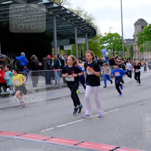 25.04.2026 - Das Zehntel Tim E. http://msf.ph/oto/9569739 25.04.2026 08:59:07 Ziel 1142, 1505, 1510, 1513, 1586, 1596, 1597, 1778, 1948, 1955, 1992, 2012, 2048, 2132, 2136, 2151, 2347, 2445, 2509, 2511, 2617, 2652, 2683, 2717, 2721, 2823, 3092, 3098, 3115, 3511, 3541, 3571, 3622, 3626, 3693, 3696, 3713, 3720, 3839, 3841, 3912 meine-sportfotos.de