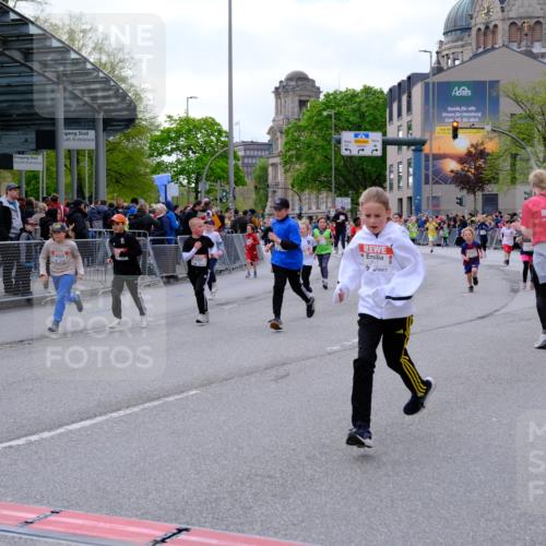 25.04.2026 - Das Zehntel Tim E. http://msf.ph/oto/9569741 25.04.2026 08:59:08 Ziel 1457, 1505, 1510, 1513, 1586, 1596, 1597, 1778, 1802, 1948, 1955, 1992, 2012, 2048, 2132, 2136, 2151, 2347, 2509, 2511, 2617, 2652, 2717, 2721, 2823, 3092, 3098, 3115, 3508, 3511, 3541, 3571, 3622, 3626, 3693, 3696, 3839, 3841 meine-sportfotos.de