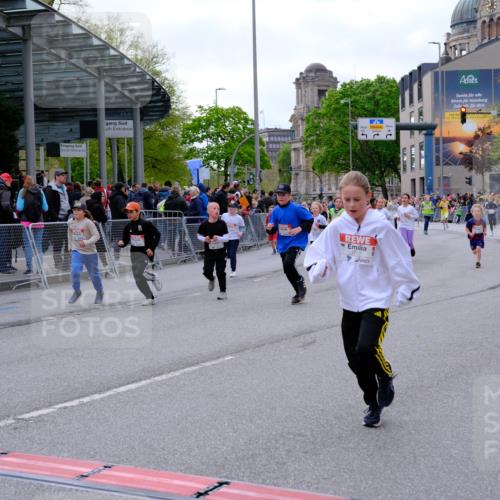 25.04.2026 - Das Zehntel Tim E. http://msf.ph/oto/9569743 25.04.2026 08:59:08 Ziel 1457, 1505, 1510, 1513, 1586, 1596, 1597, 1778, 1802, 1948, 1955, 1992, 2012, 2048, 2132, 2136, 2151, 2347, 2509, 2511, 2617, 2652, 2717, 2721, 2823, 3092, 3098, 3115, 3508, 3511, 3541, 3571, 3622, 3626, 3693, 3696, 3839, 3841 meine-sportfotos.de