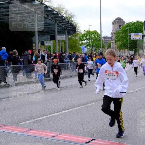 25.04.2026 - Das Zehntel Tim E. http://msf.ph/oto/9569746 25.04.2026 08:59:08 Ziel 1457, 1505, 1510, 1513, 1586, 1596, 1597, 1778, 1802, 1948, 1955, 1992, 2012, 2048, 2132, 2136, 2151, 2347, 2509, 2511, 2617, 2652, 2717, 2721, 2823, 3092, 3098, 3115, 3508, 3511, 3541, 3571, 3622, 3626, 3693, 3696, 3839, 3841 meine-sportfotos.de