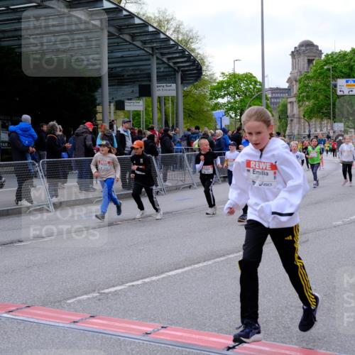 25.04.2026 - Das Zehntel Tim E. http://msf.ph/oto/9569747 25.04.2026 08:59:08 Ziel 1457, 1505, 1510, 1513, 1586, 1596, 1597, 1778, 1802, 1948, 1955, 1992, 2012, 2048, 2132, 2136, 2151, 2347, 2509, 2511, 2617, 2652, 2717, 2721, 2823, 3092, 3098, 3115, 3508, 3511, 3541, 3571, 3622, 3626, 3693, 3696, 3839, 3841 meine-sportfotos.de