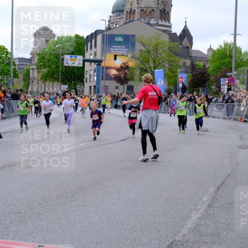 25.04.2026 - Das Zehntel Tim E. http://msf.ph/oto/9569749 25.04.2026 08:59:09 Ziel 1074, 1091, 1093, 1457, 1505, 1510, 1513, 1586, 1596, 1597, 1778, 1802, 1948, 1955, 1992, 2012, 2048, 2132, 2136, 2151, 2509, 2511, 2617, 2717, 2721, 2823, 3092, 3098, 3115, 3508, 3511, 3523, 3541, 3571, 3622, 3626, 3693, 3696, 3839, 3841 meine-sportfotos.de