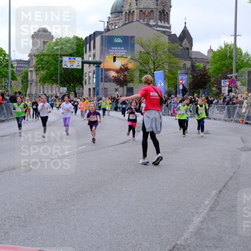 25.04.2026 - Das Zehntel Tim E. http://msf.ph/oto/9569750 25.04.2026 08:59:09 Ziel 1074, 1091, 1093, 1457, 1505, 1510, 1513, 1586, 1596, 1597, 1778, 1802, 1948, 1955, 1992, 2012, 2048, 2132, 2136, 2151, 2509, 2511, 2617, 2717, 2721, 2823, 3092, 3098, 3115, 3508, 3511, 3523, 3541, 3571, 3622, 3626, 3693, 3696, 3839, 3841 meine-sportfotos.de