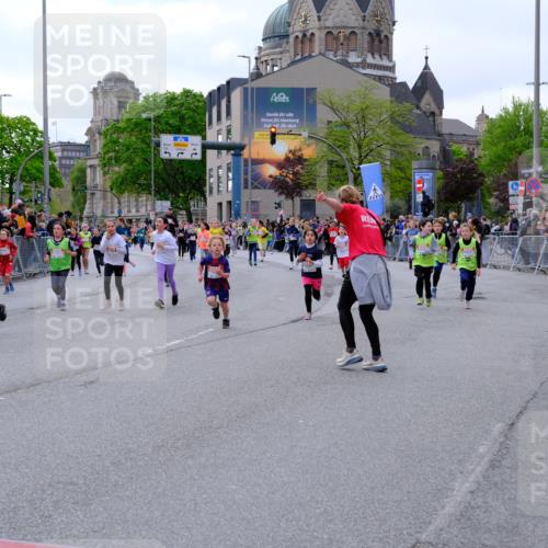 25.04.2026 - Das Zehntel Tim E. http://msf.ph/oto/9569752 25.04.2026 08:59:09 Ziel 1074, 1091, 1093, 1457, 1505, 1510, 1513, 1586, 1596, 1597, 1778, 1802, 1948, 1955, 1992, 2012, 2048, 2132, 2136, 2151, 2509, 2511, 2617, 2717, 2721, 2823, 3092, 3098, 3115, 3508, 3511, 3523, 3541, 3571, 3622, 3626, 3693, 3696, 3839, 3841 meine-sportfotos.de