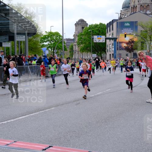 25.04.2026 - Das Zehntel Tim E. http://msf.ph/oto/9569759 25.04.2026 08:59:10 Ziel 1066, 1074, 1091, 1093, 1401, 1457, 1505, 1510, 1513, 1586, 1596, 1778, 1802, 1948, 1955, 1992, 2012, 2048, 2132, 2136, 2151, 2509, 2511, 2617, 2717, 2721, 2823, 3092, 3098, 3115, 3508, 3523, 3541, 3571, 3622, 3626, 3693, 3696, 3839, 3841 meine-sportfotos.de