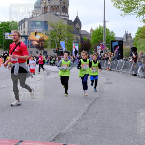 25.04.2026 - Das Zehntel Tim E. http://msf.ph/oto/9569766 25.04.2026 08:59:12 Ziel 1066, 1074, 1091, 1093, 1401, 1457, 1505, 1510, 1513, 1586, 1596, 1778, 1802, 1948, 1955, 1992, 2012, 2059, 2132, 2136, 2151, 2617, 2717, 2823, 2844, 3092, 3098, 3115, 3508, 3523, 3571, 3696, 3839, 3841, 3927, 3948, 3989 meine-sportfotos.de