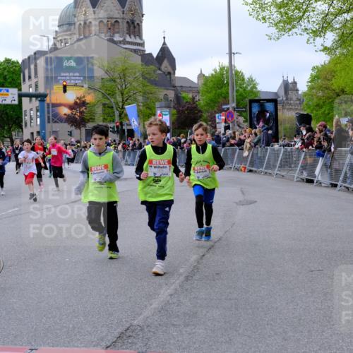 25.04.2026 - Das Zehntel Tim E. http://msf.ph/oto/9569770 25.04.2026 08:59:13 Ziel 1066, 1074, 1091, 1093, 1100, 1278, 1283, 1291, 1401, 1457, 1513, 1596, 1778, 1802, 1992, 2012, 2059, 2132, 2136, 2151, 2617, 2622, 2635, 2717, 2844, 3092, 3098, 3115, 3508, 3523, 3571, 3696, 3839, 3841, 3927, 3948, 3989 meine-sportfotos.de
