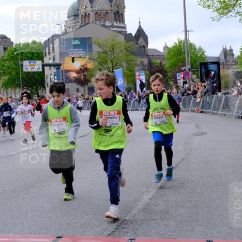 25.04.2026 - Das Zehntel Tim E. http://msf.ph/oto/9569776 25.04.2026 08:59:14 Ziel 1066, 1074, 1091, 1093, 1100, 1278, 1283, 1291, 1382, 1401, 1457, 1513, 1596, 1612, 1778, 1802, 1992, 2012, 2059, 2132, 2136, 2151, 2617, 2622, 2635, 2717, 2844, 3092, 3098, 3115, 3191, 3207, 3245, 3508, 3523, 3571, 3839, 3841, 3927, 3948, 3989 meine-sportfotos.de