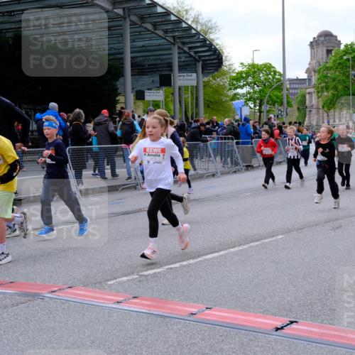 25.04.2026 - Das Zehntel Tim E. http://msf.ph/oto/9569798 25.04.2026 08:59:23 Ziel 1083, 1100, 1278, 1283, 1291, 1344, 1382, 1385, 1464, 1595, 1612, 2059, 2200, 2383, 2622, 2635, 2709, 2719, 2844, 2982, 3124, 3125, 3191, 3207, 3245, 3343, 3351, 3391, 3476, 3899, 3927, 3948, 3989 meine-sportfotos.de