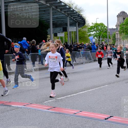 25.04.2026 - Das Zehntel Tim E. http://msf.ph/oto/9569799 25.04.2026 08:59:23 Ziel 1083, 1100, 1278, 1283, 1291, 1344, 1382, 1385, 1464, 1595, 1612, 2059, 2200, 2383, 2622, 2635, 2709, 2719, 2844, 2982, 3124, 3125, 3191, 3207, 3245, 3343, 3351, 3391, 3476, 3899, 3927, 3948, 3989 meine-sportfotos.de