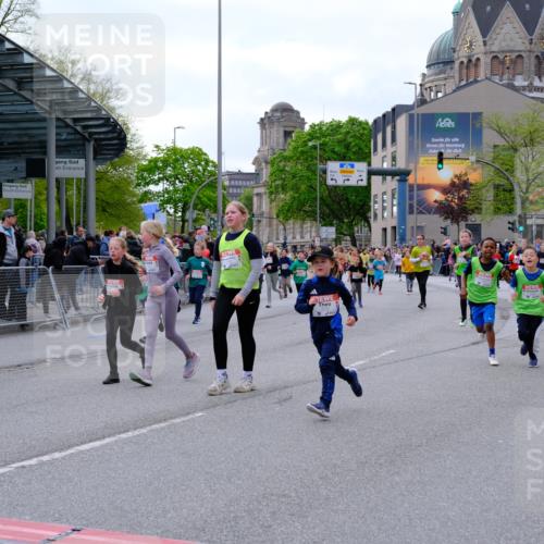25.04.2026 - Das Zehntel Tim E. http://msf.ph/oto/9569809 25.04.2026 08:59:25 Ziel 1083, 1100, 1143, 1278, 1283, 1291, 1344, 1382, 1385, 1464, 1595, 1612, 2200, 2376, 2383, 2622, 2635, 2709, 2719, 2982, 3124, 3125, 3191, 3207, 3245, 3343, 3351, 3391, 3476, 3899 meine-sportfotos.de