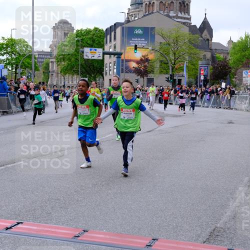 25.04.2026 - Das Zehntel Tim E. http://msf.ph/oto/9569813 25.04.2026 08:59:27 Ziel 1039, 1051, 1083, 1143, 1332, 1334, 1344, 1385, 1395, 1464, 1595, 1664, 2200, 2376, 2383, 2709, 2719, 2982, 3124, 3125, 3343, 3351, 3391, 3476, 3899, 4005 meine-sportfotos.de