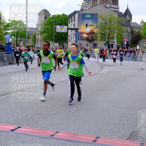 25.04.2026 - Das Zehntel Tim E. http://msf.ph/oto/9569815 25.04.2026 08:59:27 Ziel 1039, 1051, 1083, 1143, 1332, 1334, 1344, 1385, 1395, 1464, 1595, 1664, 2200, 2376, 2383, 2709, 2719, 2982, 3124, 3125, 3343, 3351, 3391, 3476, 3899, 4005 meine-sportfotos.de